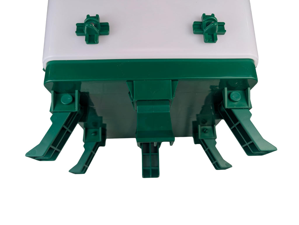 5 Gallon Chicken Waterer with 8 Nipples V681
