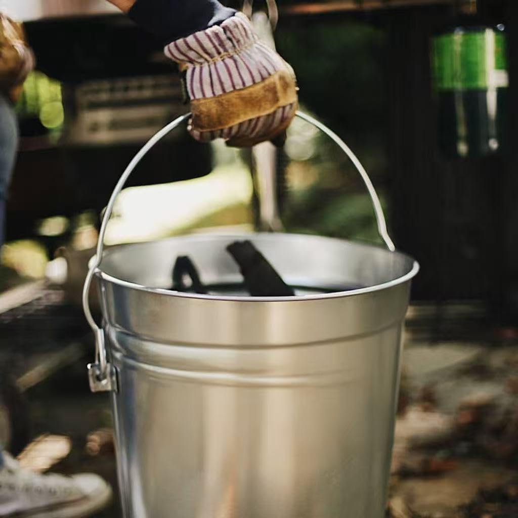 6 Gal Galvanized Steel Can with Locking Lid I9795