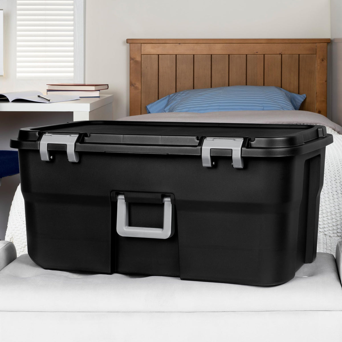 Wheeled Utility Container with Lid 22 Gallon H4278